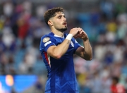 世俱杯次回合对决在即！本菲卡演练定位球，上海申花密集防守应对的简单介绍